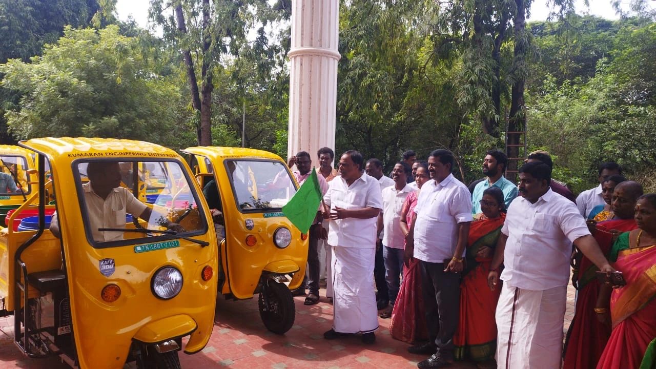 Officials flagging off new KAFE 300+ vehicles with a green flag